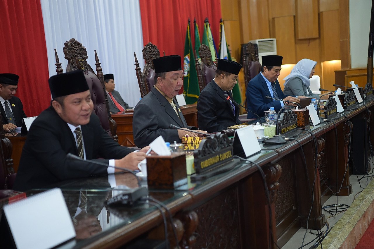 Paripurna , Pemandangan Umum Fraksi , Tenaga Kerja Asing Dan Lokal