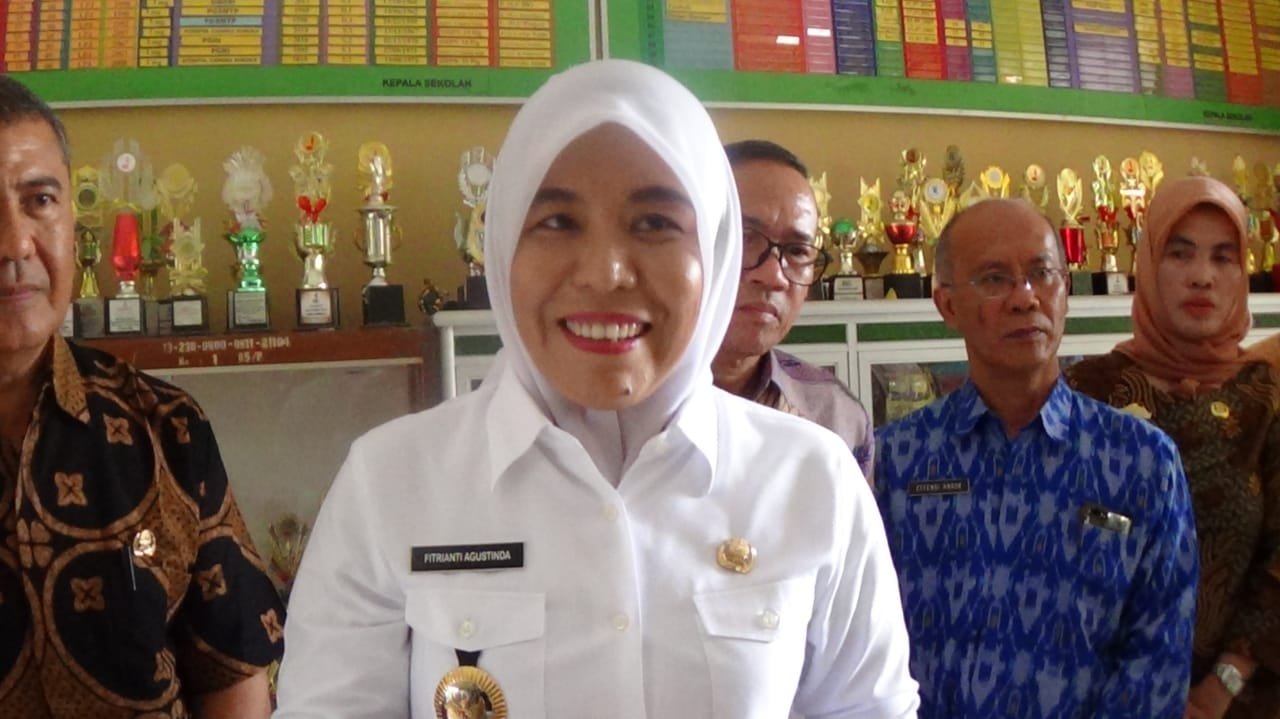Pungli , Wakil Walikota Palembang Fitrianti Agustinda