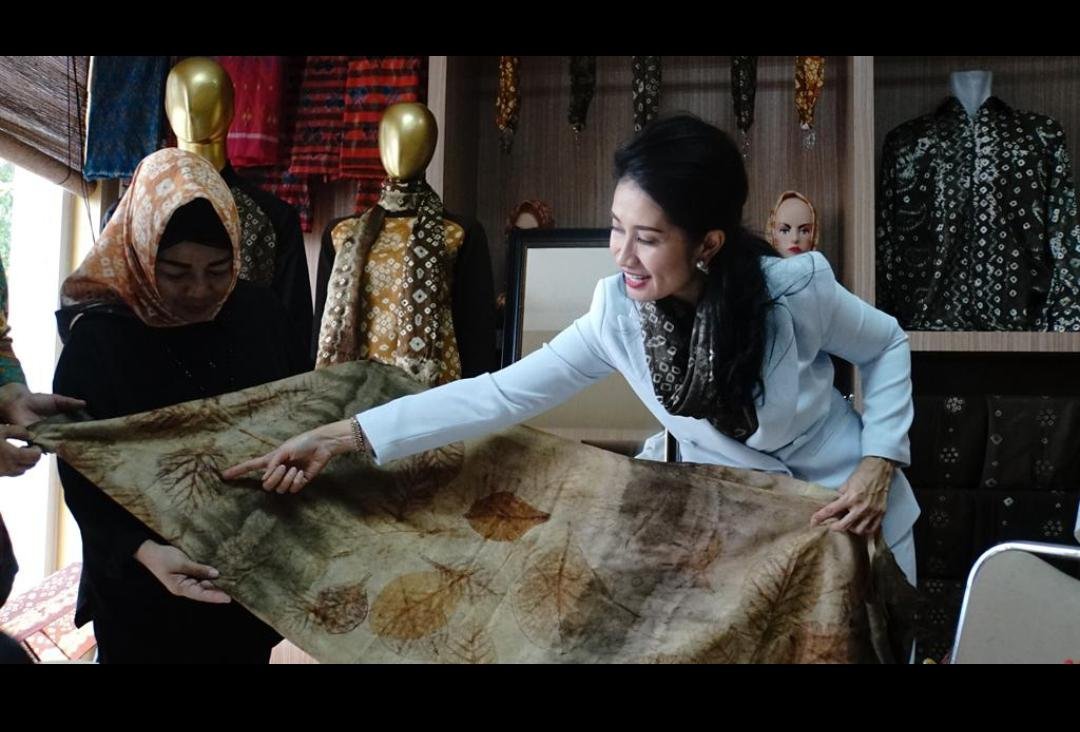 Thia Yufada Dinobatkan Jadi 7 Outstanding Women In South Sumatra