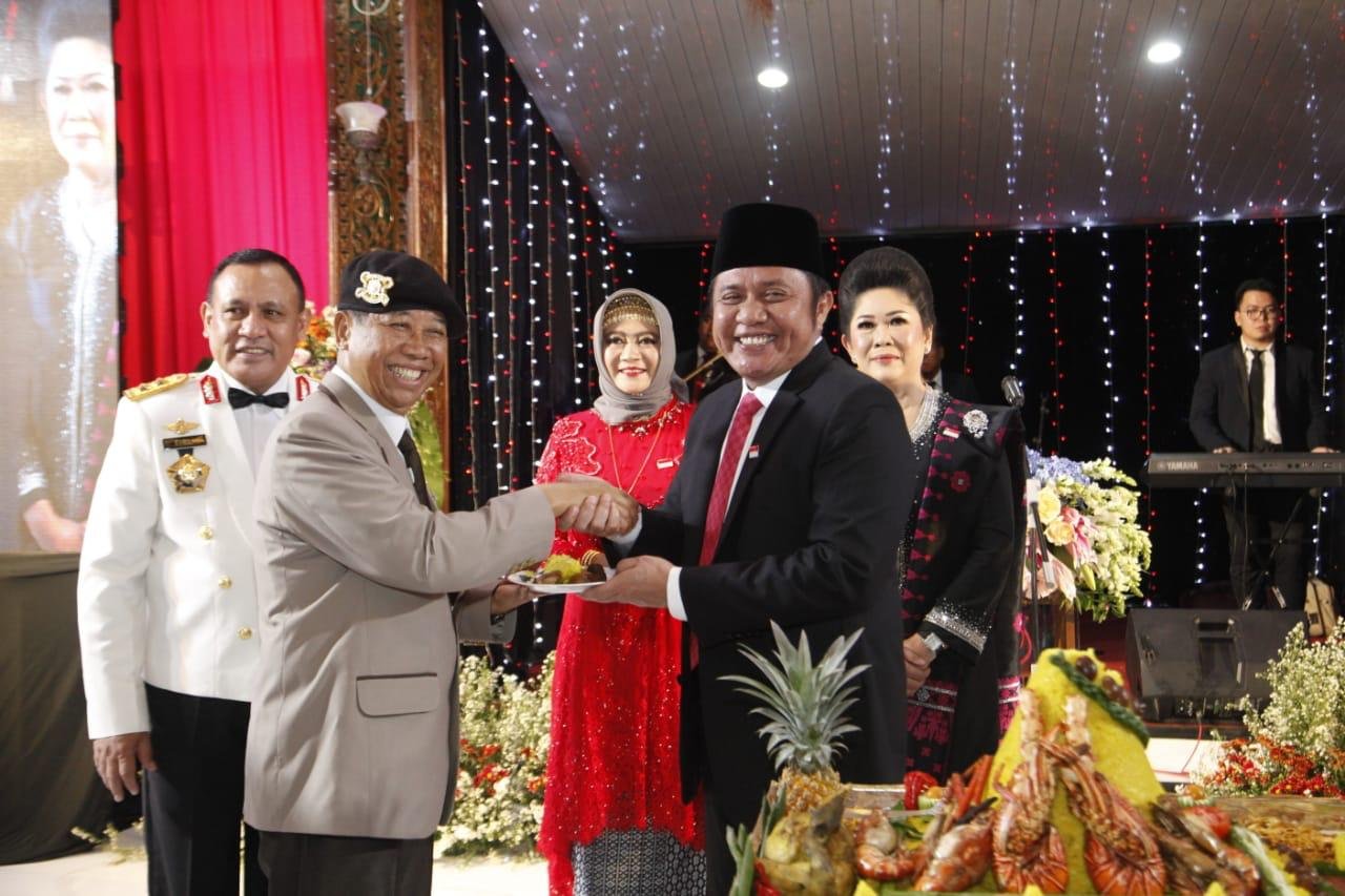 HUT RI