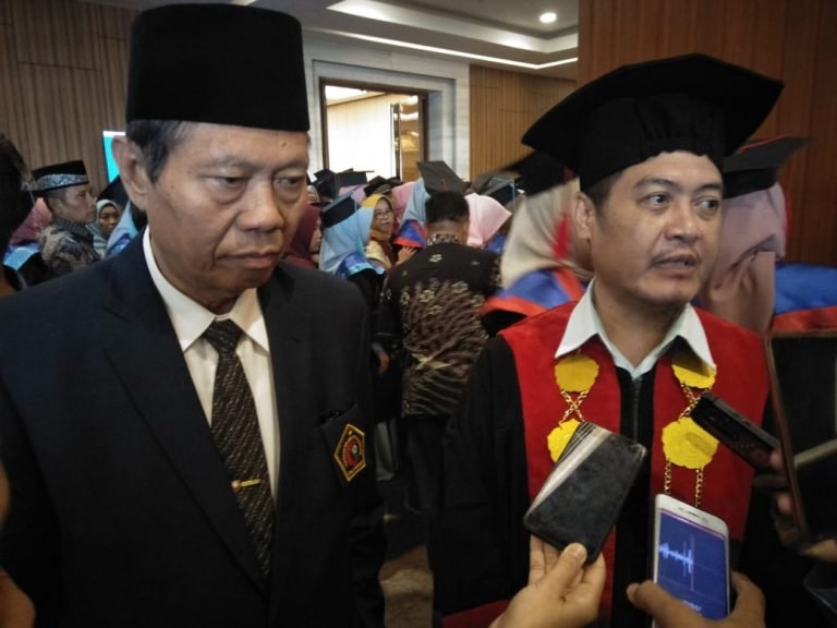 STIK Siti Khadijah , Wisuda