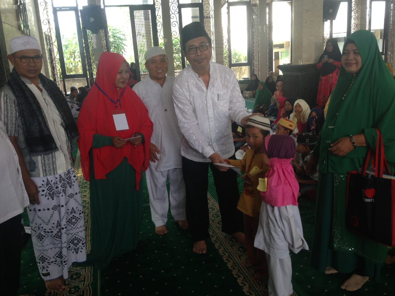 Majelis Dzikir Baitul Aziz , Santunan anak yatim