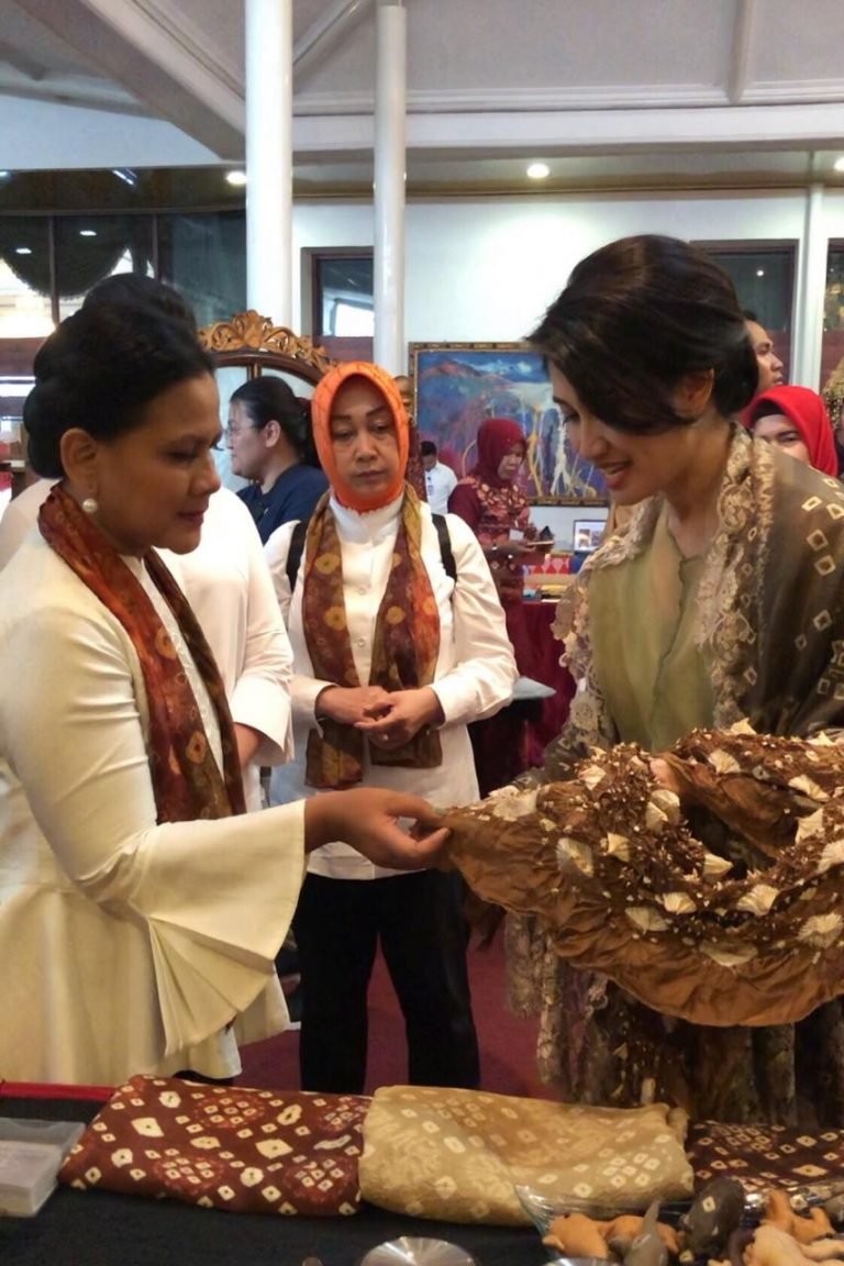 Gambo Muba , Iriana Jokowi