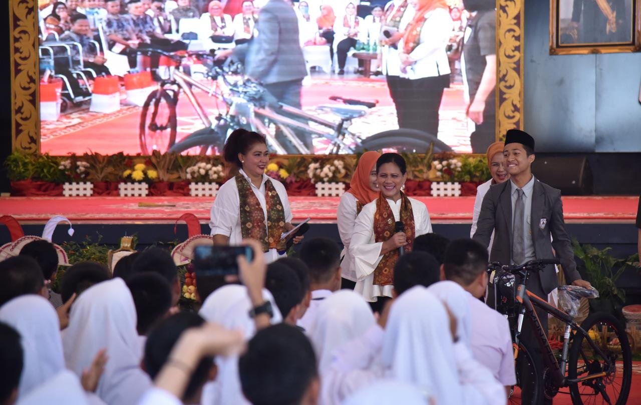 Hj Iriana Jokowi Dodo , narkoba