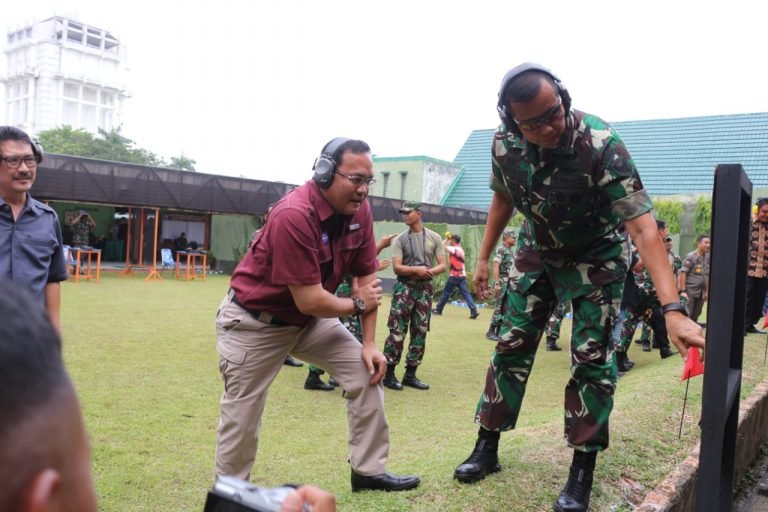 HUT TNI , Tembak