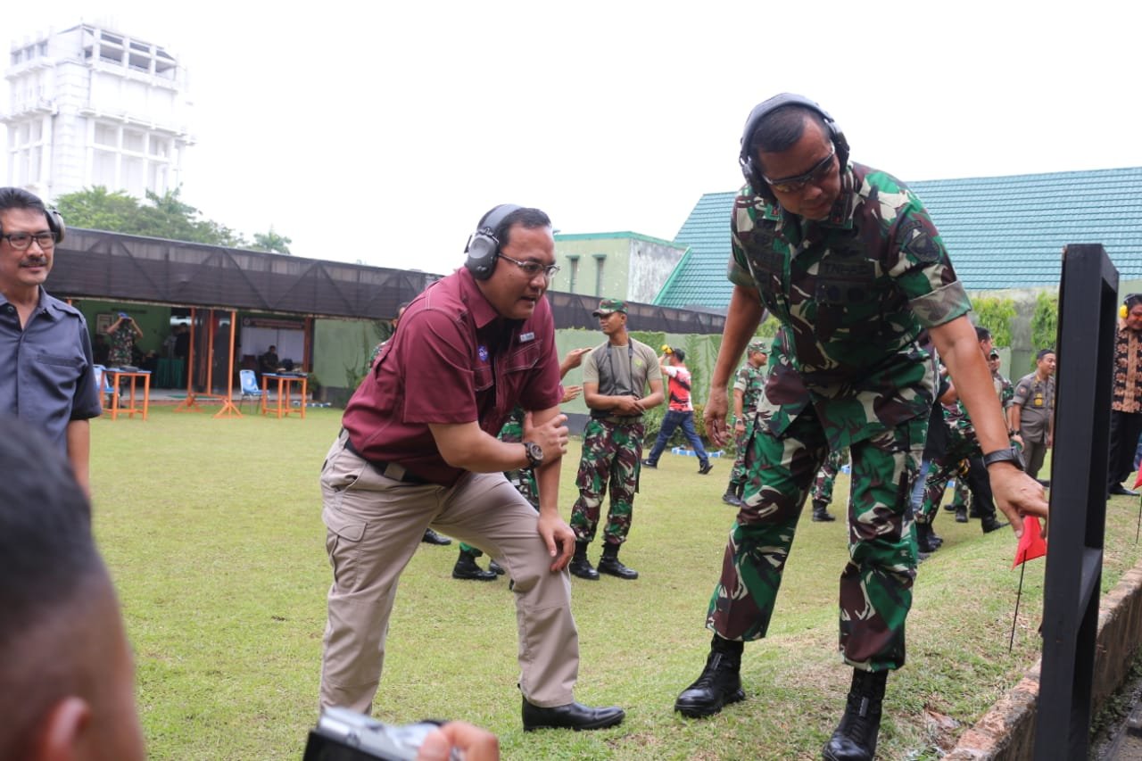 HUT TNI , Tembak