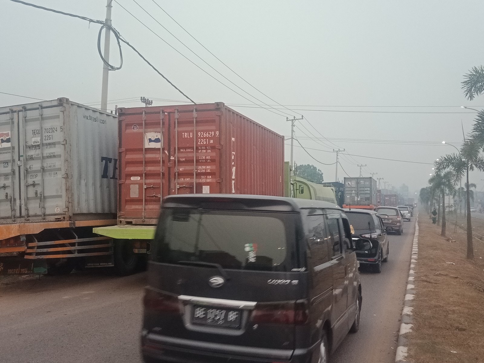 Truk Kontainer Bikin Resah, Dishub dan Lantas Palembang Saling Lempar Tanggung Jawab