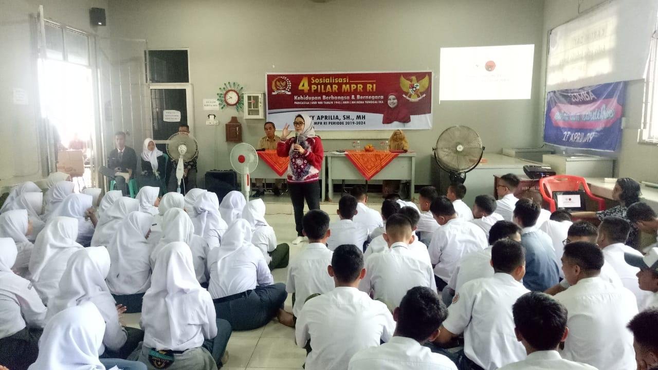 Empat pilar , Literasi 4 Pilar kebangsaan , Riezky Aprilia