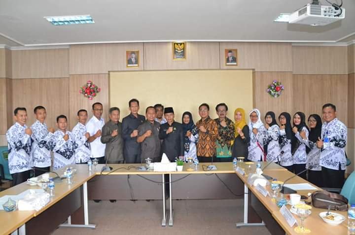 DPRD Muba Tanggapi Audiensi Guru Honorer Non-Kategori
