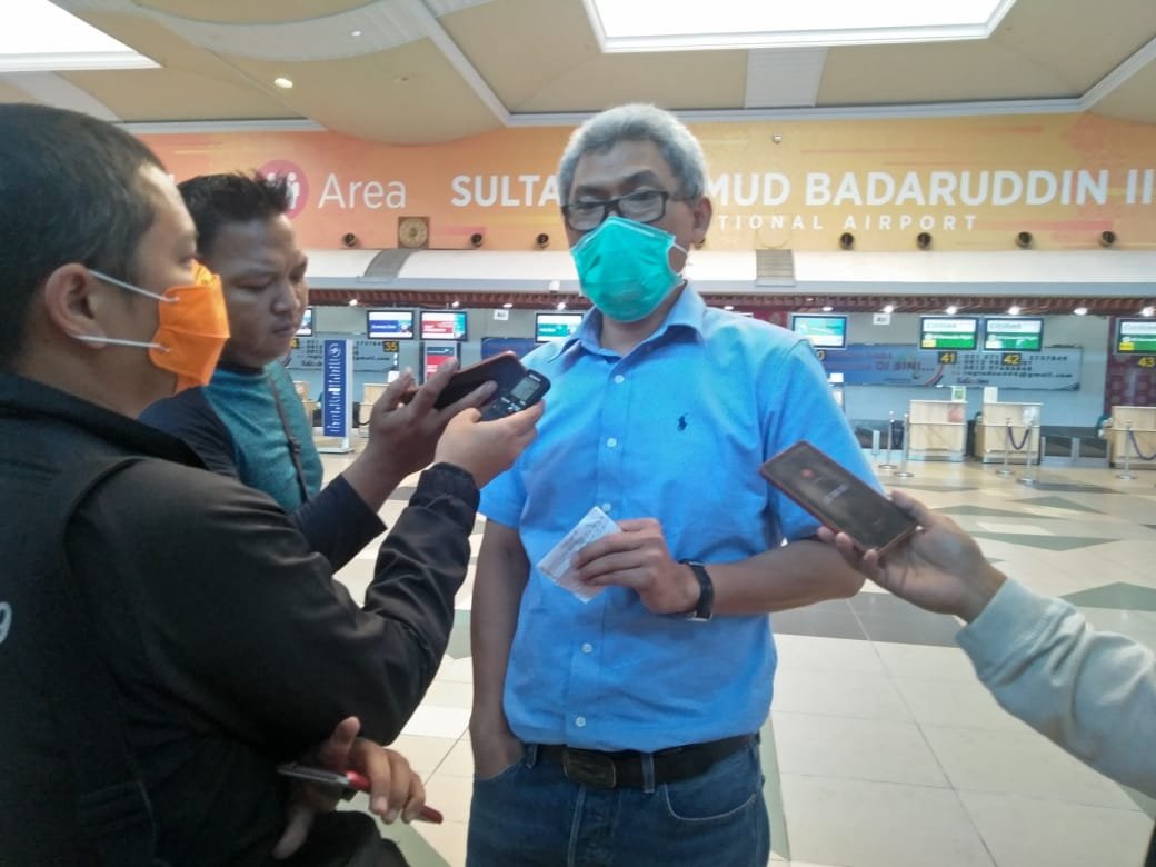 Ulah Corona, Dua Maskapai Stop Penerbangan