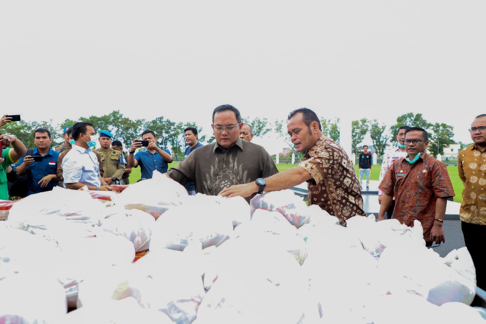 Saatnya Bersatu Kita Melawan Virus Corona