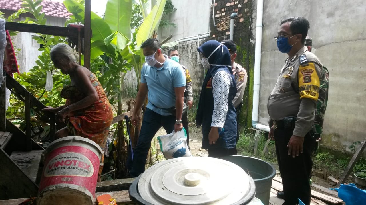 Bu Lurah, Alhamdulillah Beban Kami Terobati…!