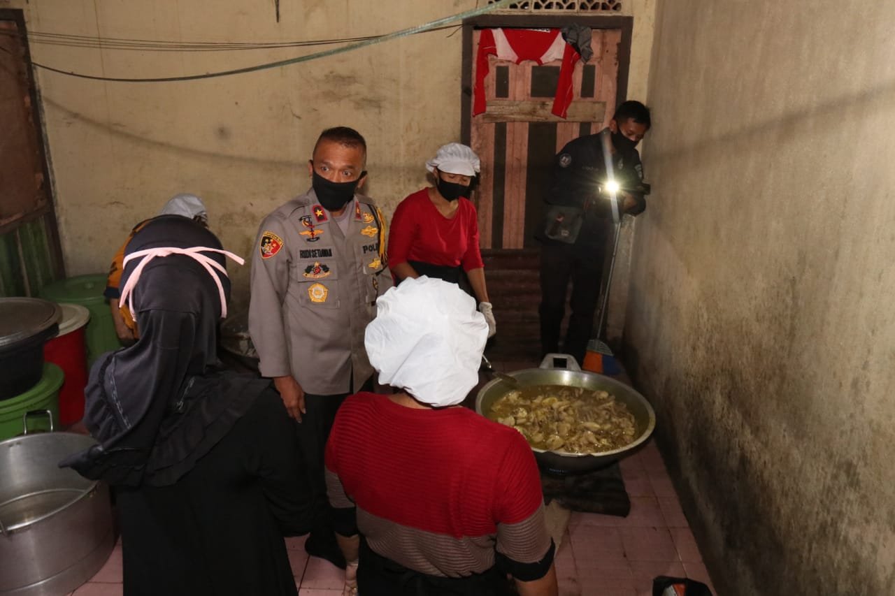 Nasi Kotak Ini Kiba Bagikan Sebelum Sahur