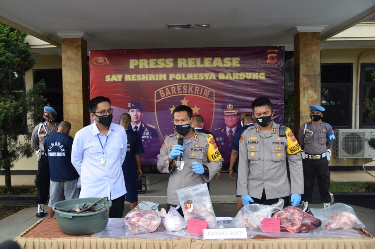 Penjual Daging Babi Ditangkap Polisi