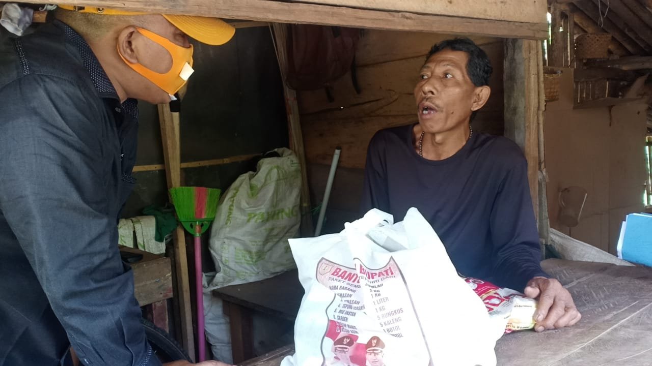 Sisir Warga Miskin Tidak Terdata, Dinsos Beri Bantuan