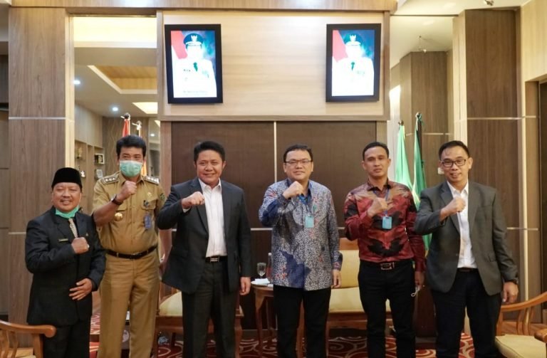 Bupati Empat Lawang Joncik Muhammad , Gubernur Sumsel Herman Deru