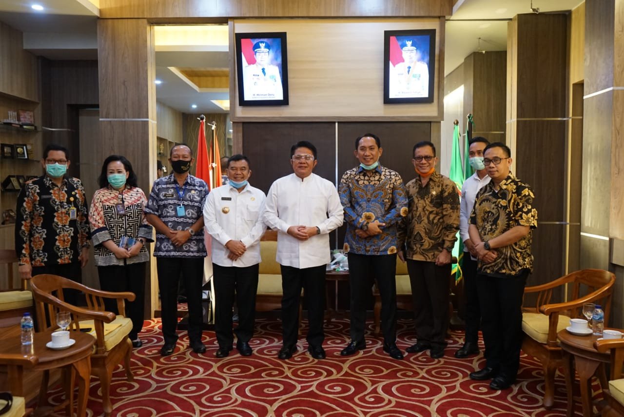 Bupati Oku Selatan Popo Ali Martopo , Gubernur Sumatera Selatan H Herman Deru