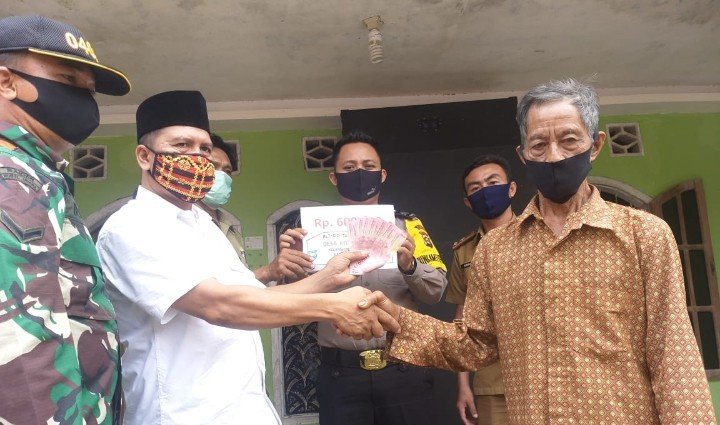 Pembagian BLT DD tahap III di 3 Desa Kecamatan Tiga Dihaji Tuntas