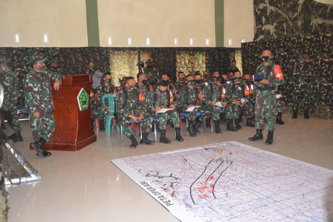 Pangdam III/Siliwangi Tinjau Latihan Posko I Yonif R 301/PKS