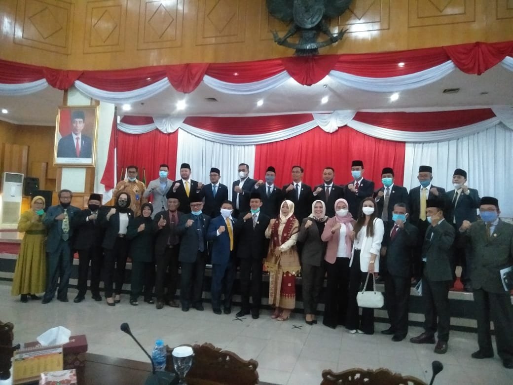 Anggota DPRD Provinsi Sumsel , DPRD Provinsi Sumsel , Ersangkut , fraksi Golkar , PAW , Pelantikan DPRD Sumsel , pengganti antar waktu , Sumpah Janji