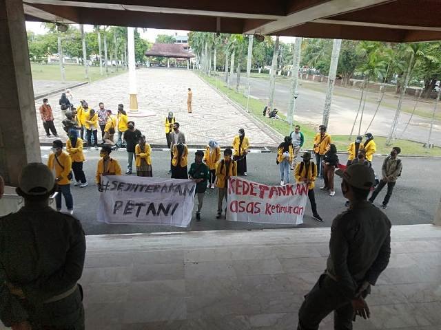 Aliansi BEM Se Sumatera Selatan , Anggota Legeslatif , DPRD Sumsel , Gada Sriwijaya , Hari Petani , Satuan Tani Pembaharuan , Serikat Tani Nasional , Stop Krimilisasi Petani