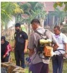 kebun PKK , Kegiatan gotong royong , membersihkan ruangan Musholah , Pegawai Kecamatan , Program Bupati jumat bersih , Suak Tapeh