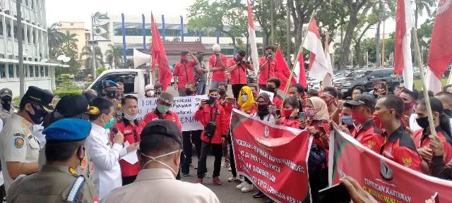 Cipta Lapangan Kerja , FBI , Federasi Buruh Indonesia , Omnibus Law , PHK , UU ketenagakerjaan