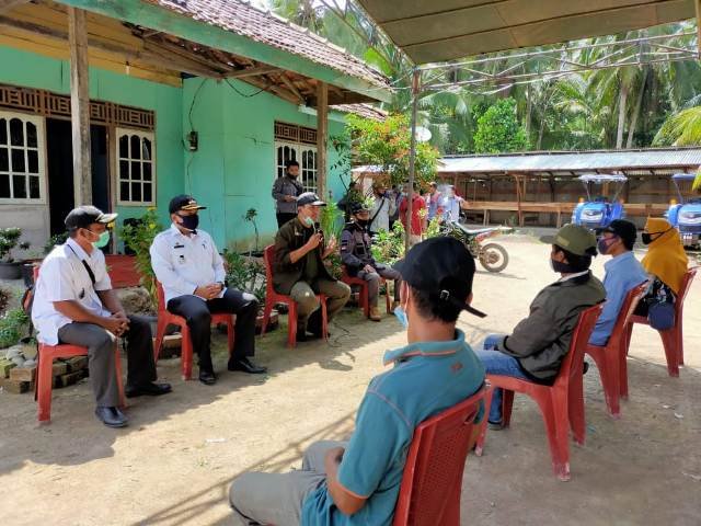 biota sungai , budaya kearifan lokal , Budaya Tradisional , kekuatan ekonomi kerakyatan , kelestarian sumber daya ikan , kunjungan kerja , Merevitalisasi , Nelayan Kecamatan Lalan , populasi ikan , sosialisasi