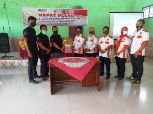 panitia rapat pleno, petugas pemungutan suara