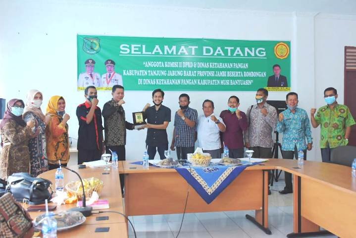 Bumi Serasan Sekate , distribusi pangan , geografi , Kelompok Wanita Tani , recofusing anggaran , topografi
