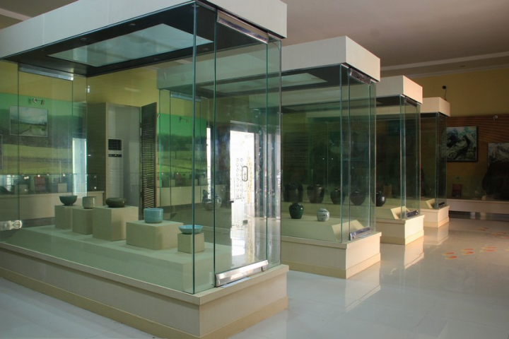 Ruang Pameran museum balaiputra dewa