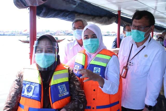 kebersihan sampah di sungai musi, panorama objek wisata, kebersihan sungai musi
