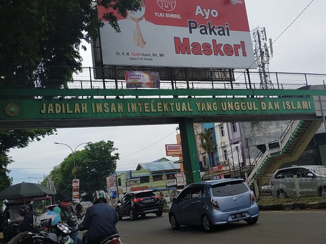 #Save_Sumsel , #Sumsel_Damai , jangan anarkis , Menolak Aksi Anarkisme , Spanduk , Wanita berhijab