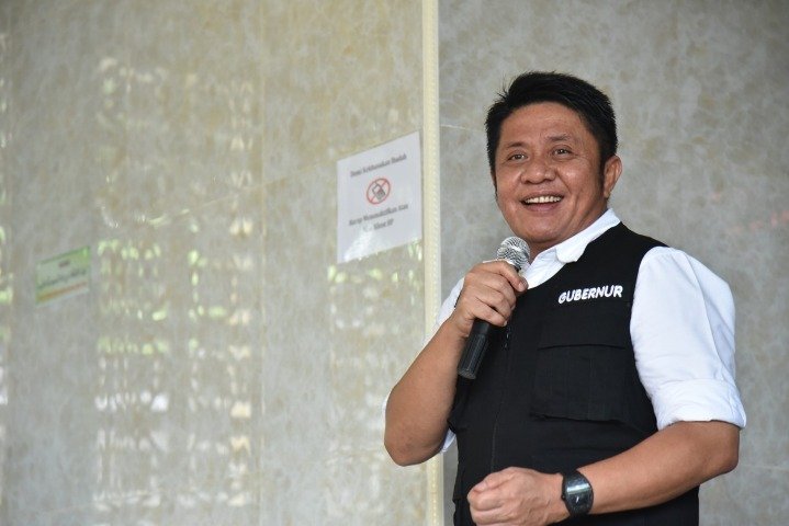 menerapkan pola hidup bersih , menerapkan protokol kesehatan , Safari Jumat , tetap waspada