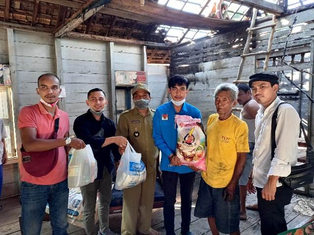 bantuan sembako , Komite Nasional Pemuda Indonesia , PK KNPI