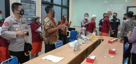 Para tersangka pengedar shabu