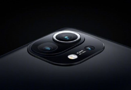Tiga Kamera Belakang Xiaomi MI 11