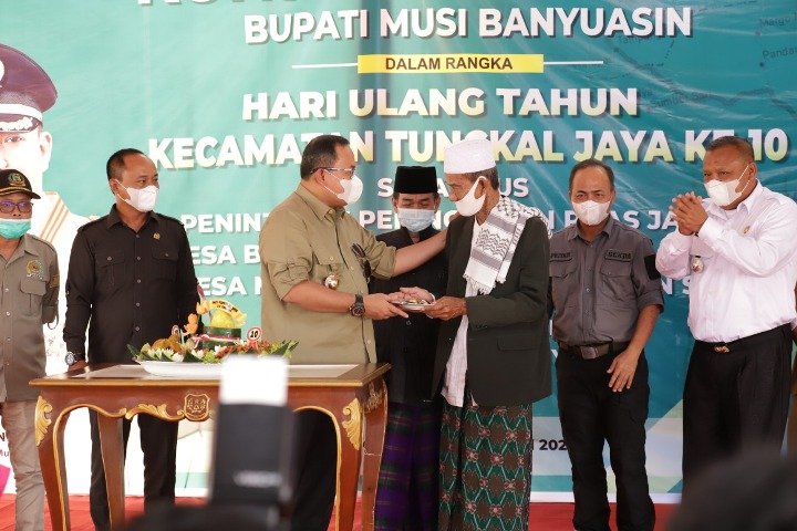 aspal karet dan bensin sawit , HUT ke-10 Tungkal Jaya , Jalan Tol Trans Sumatera , jaringan gas rumah tangga