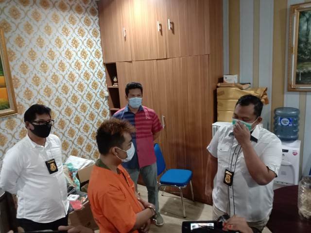 dinginnya jeruji besi , melakukan pemerasan , meminta video syur , saya berhasil memeras korban , uang hasil memeras korban
