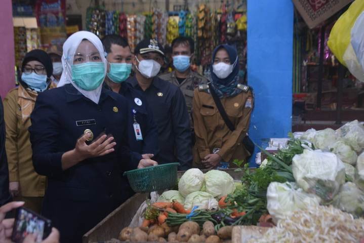 Telusuri Pasar Basah, Fitri Bersama BPOM Cari Pedagang Nakal