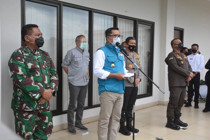 aturan ppkm , belum terkendalinya penularan Covid-19 , mengikuti anjuran dan aturan pemerintah , pembuatan posko bersama