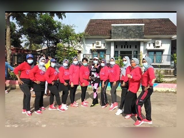 Grup Senam Melati RT 23 A , mematuhi protokol kesehatan , Perumahan Kenten Azhar
