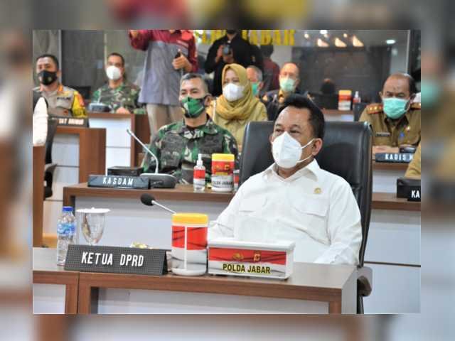 penataan hidrologi gambut , Pengendalian Kebakaran Hutan dan Lahan , permukaan air tanah tetap terjaga