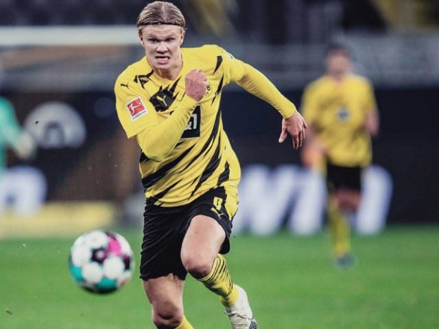 kompetisi Liga Champions , Liverpool mengincar Haaland , Red Bull Salzburg , Striker berusia 20 tahun