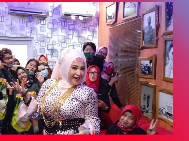 berselisih dengan adik , Ratu Dangdut , saling berkomunikasi