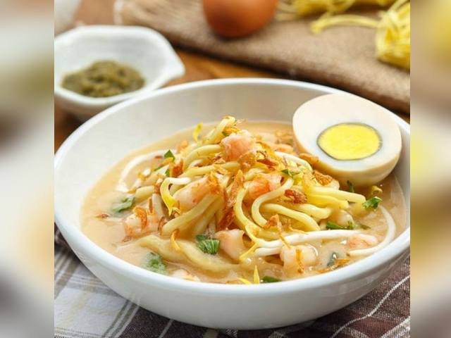 ciri khas mie celor , Mie Celor Dari Palembang , Mie celor dengan kuah kental , pempek dan tekwan , Warung Mie Celor 26 Ilir