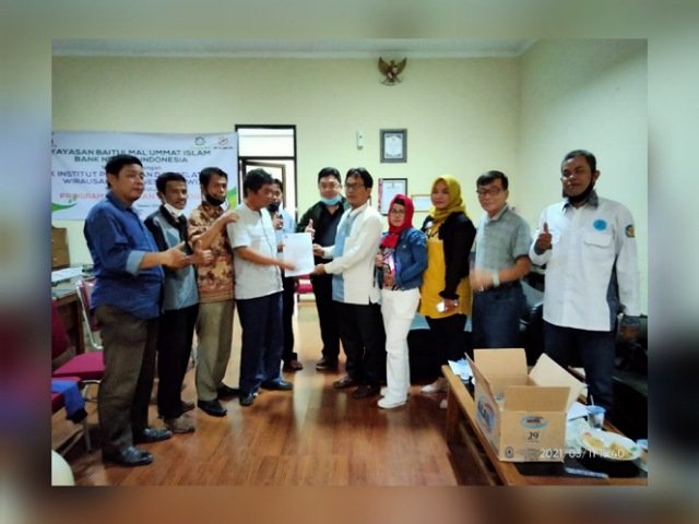 Forum Pemerhati Pendidikan Sriwijaya , membantu masyarakat kaum duafa , menyalurkan CSR kepada yatim piatu