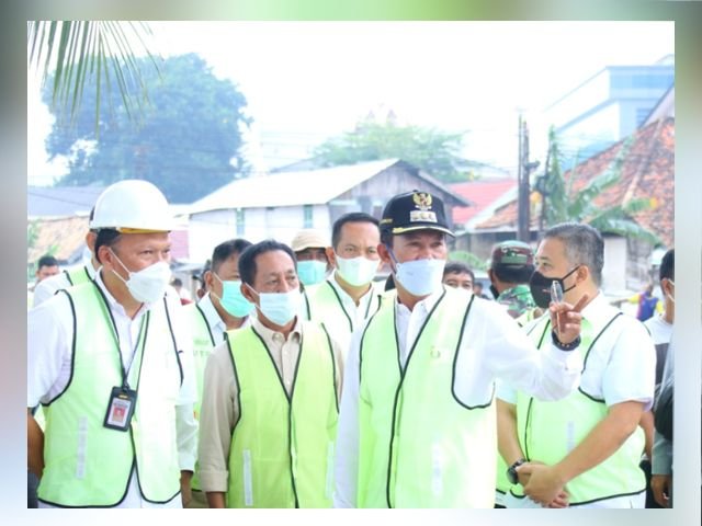 Harnojoyo Meninjau Progres Restorasi Sungai Sekanak Lambidaro