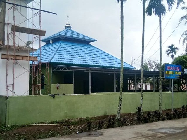 pemasangan keramik kamar mandi , pembangunan menara masjid , target pengerjaan sasaran fisik
