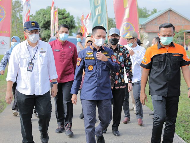 membangun infrastruktur dan ekonomi , Pembangunan Jembatan sepanjang 12 meter , target sasaran pembangunan fisik
